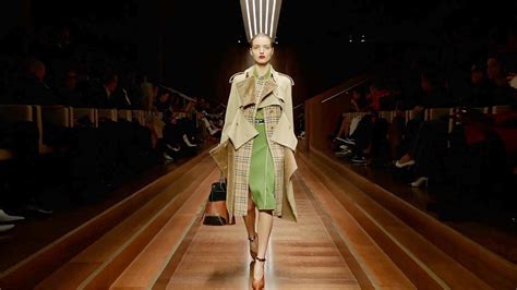 canale toutuve modello burberry|BurberryFashionTV .